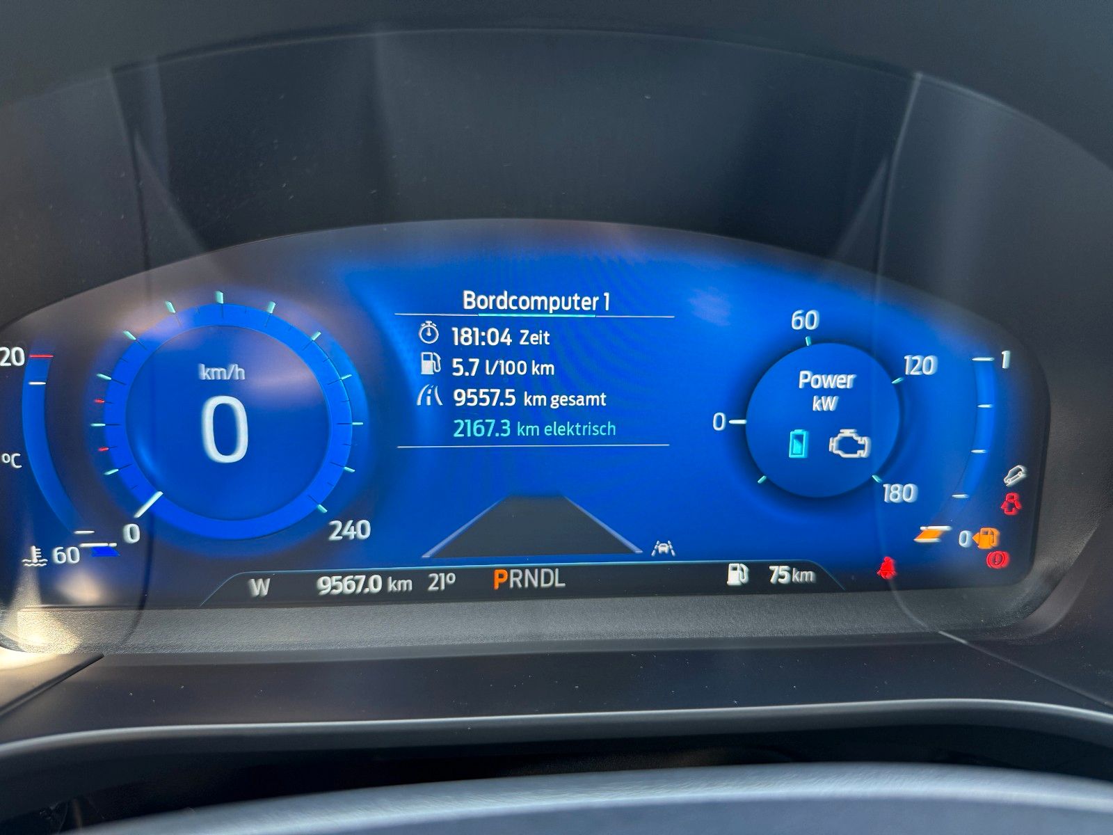 Ford Kuga Hybrid Vignale - Samsaru's Car Outlet
