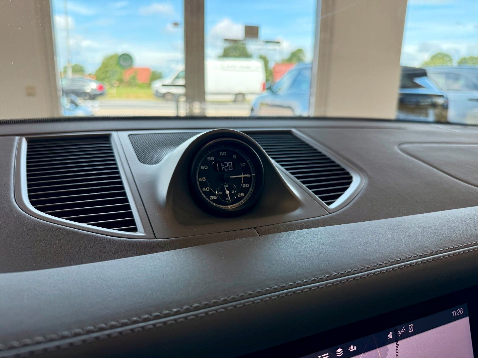 Porsche Macan GTS Luftfederung/AHK/ACC/Burmester/360