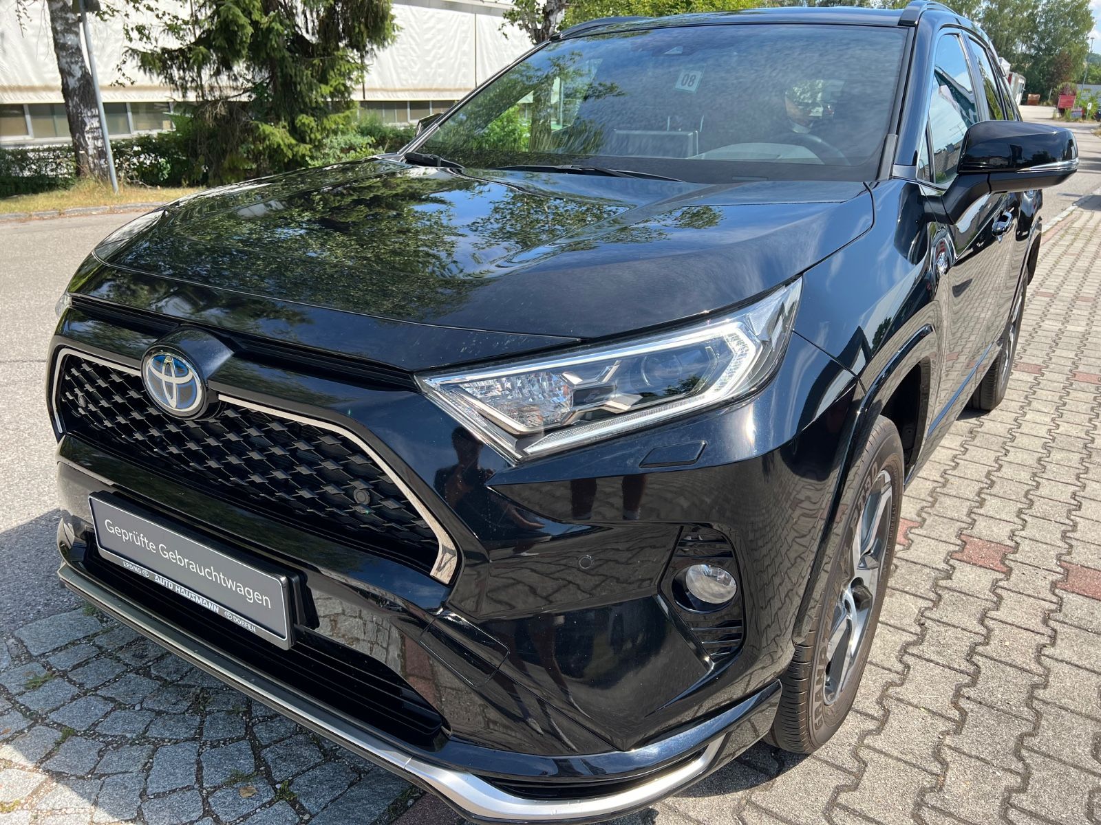 Toyota RAV 4 2.5 Plug-In Hybrid 4x4 - Samsaru's Car Outlet