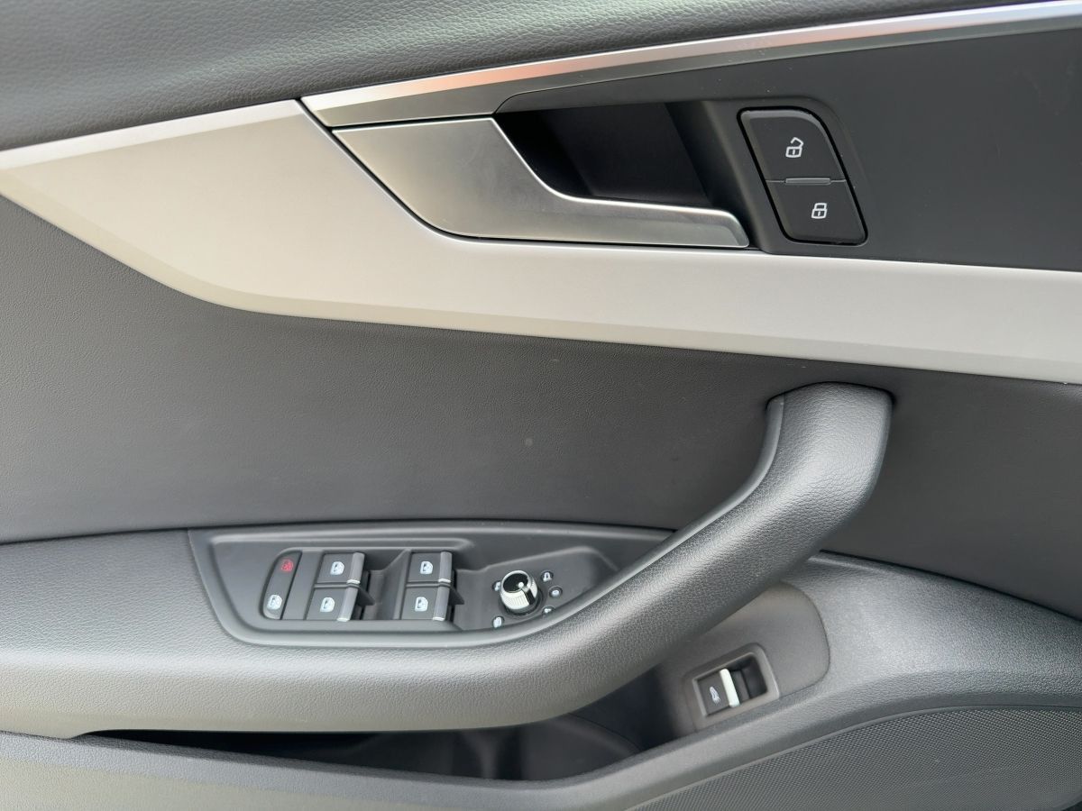 Audi A4 Avant 40 TDI S-TR ADVANCED - Samsaru's Car Outlet