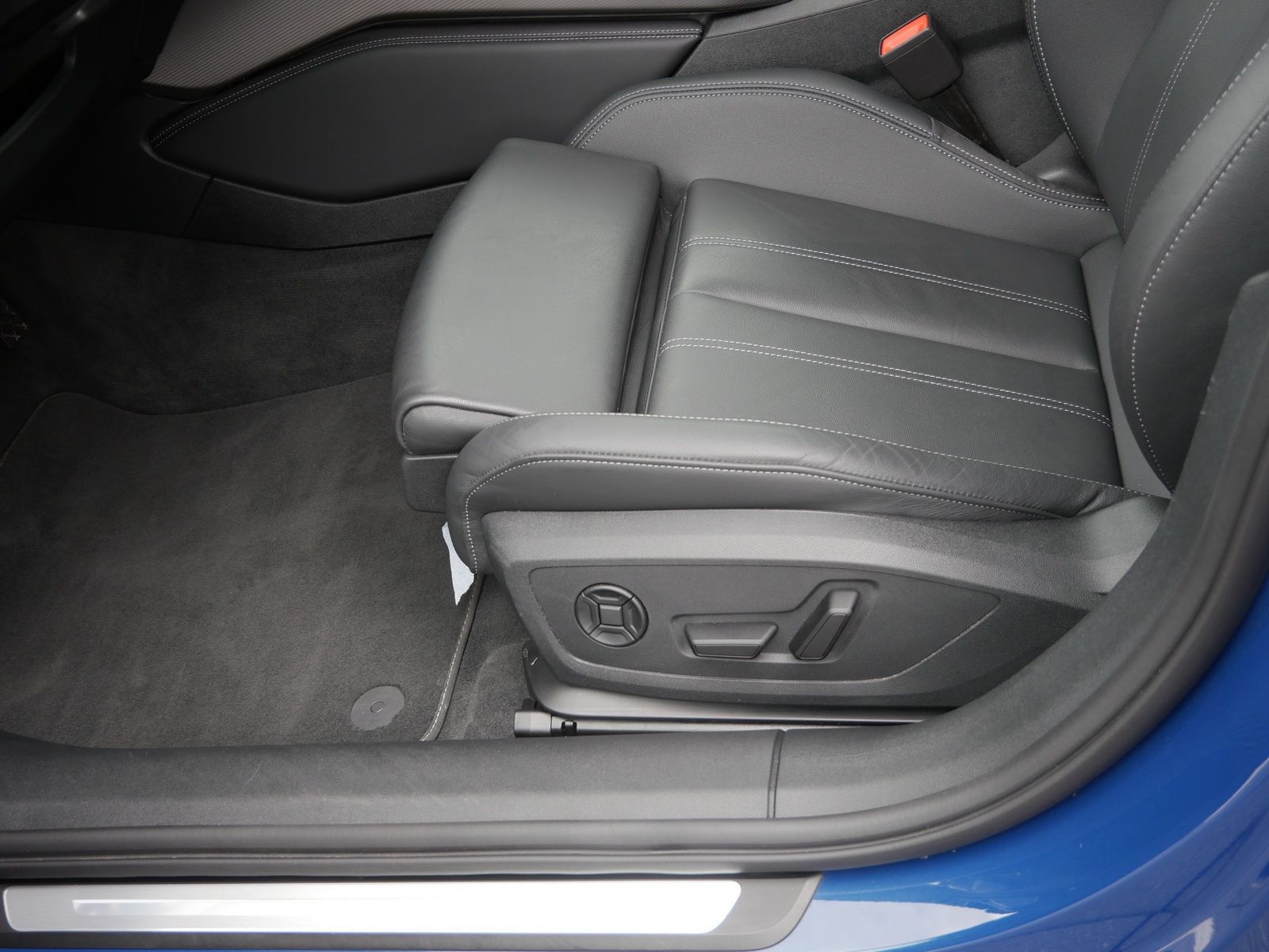 Audi A6 Avant TFSI quattro S line 270 kW B&O*HuD*Pano