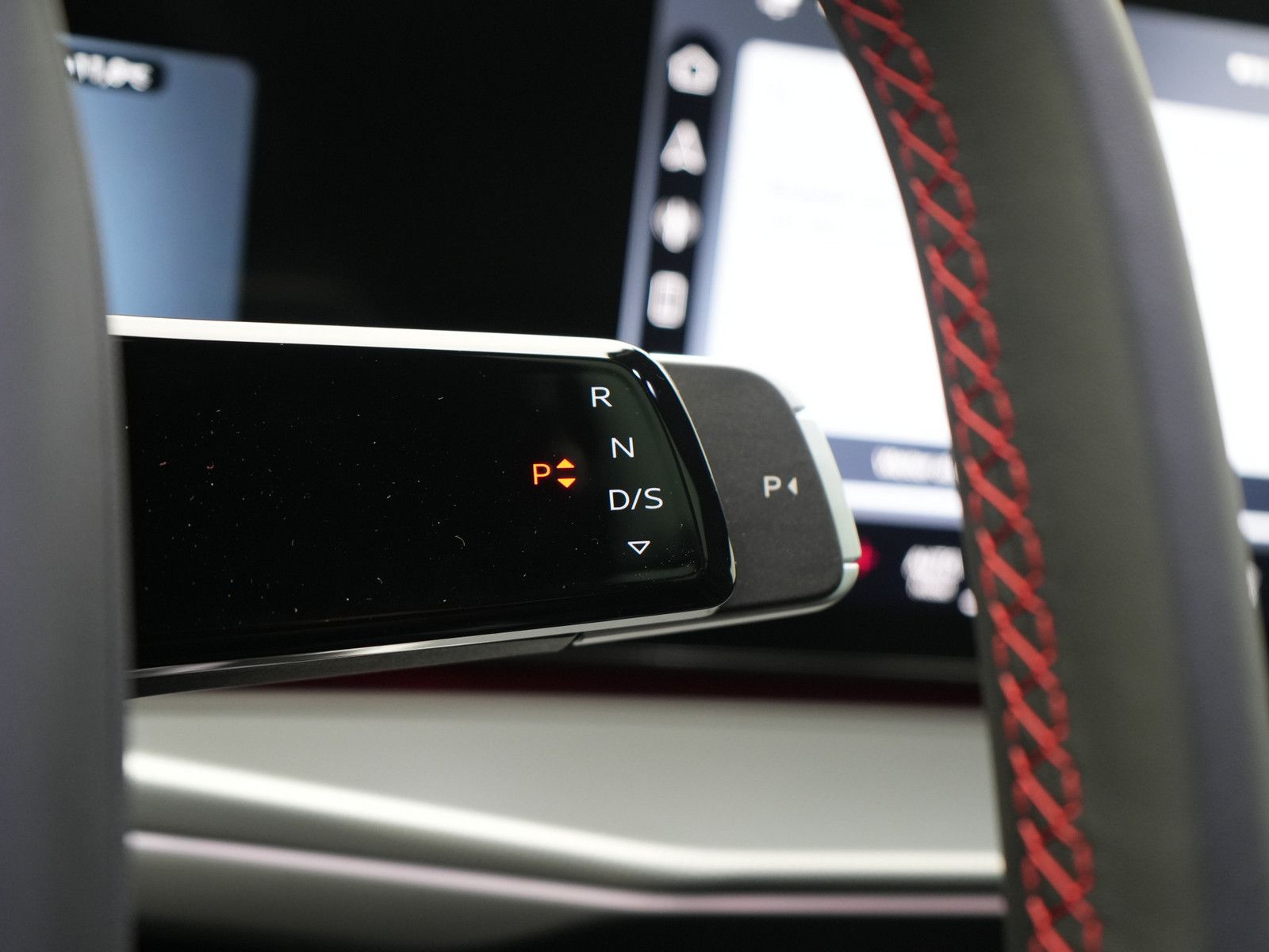 Audi Q3 S tronic S line AHK PANO SONOS KAM360° HUD