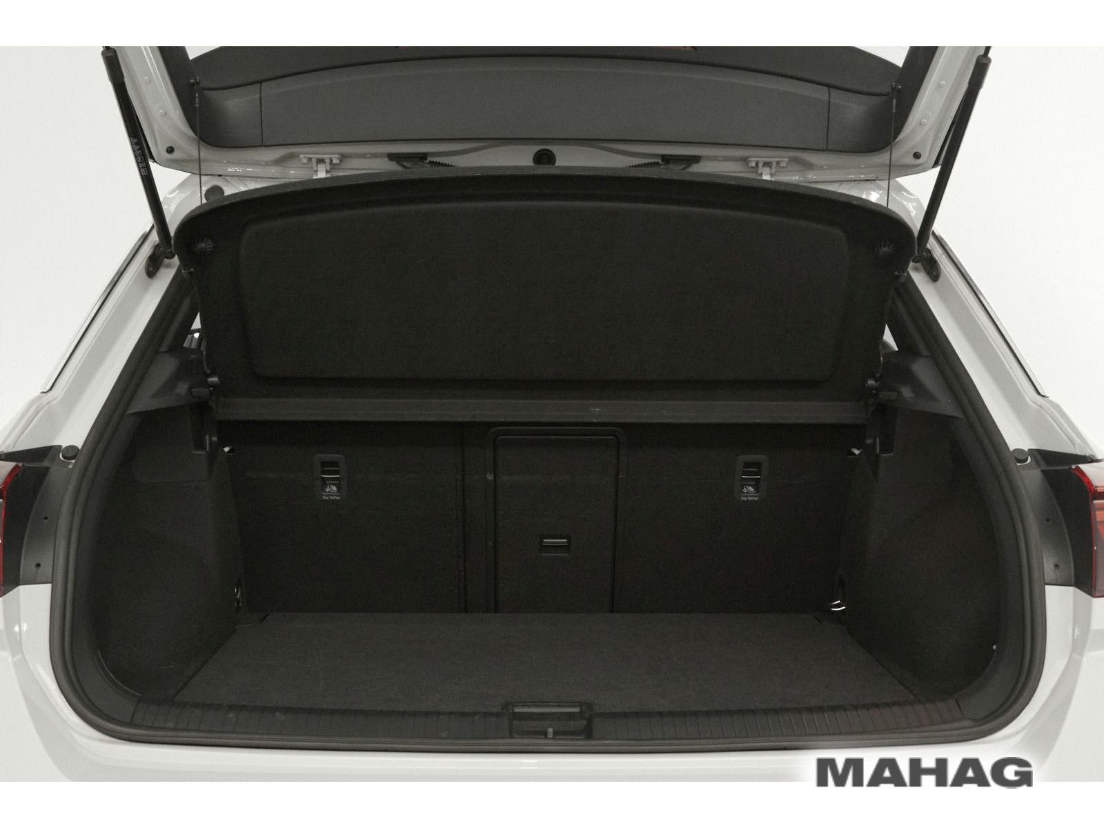 Volkswagen T-ROC 1.5 TSI R-Line - Samsaru's Car Outlet