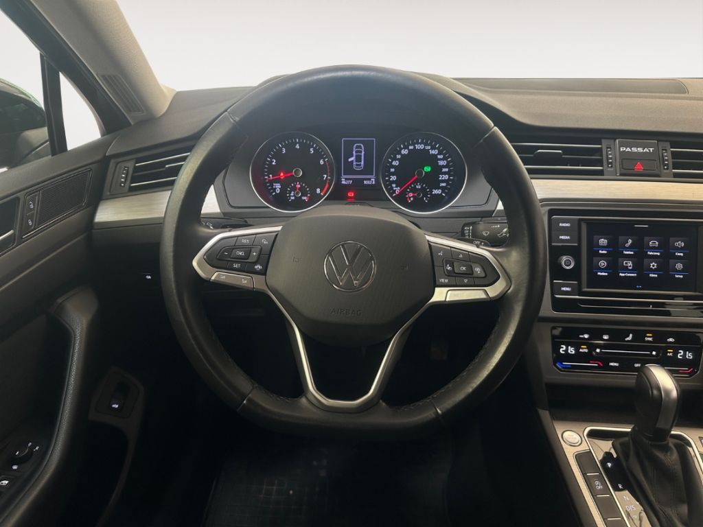 Volkswagen Passat AUTOMATIK - Samsaru's Car Outlet