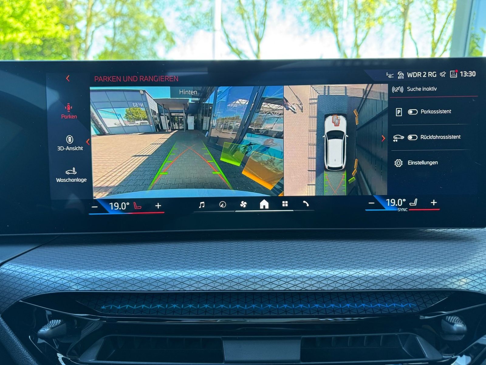 BMW 320d xDrive Tour M Sport Pano ACC AD-LED 360° 19