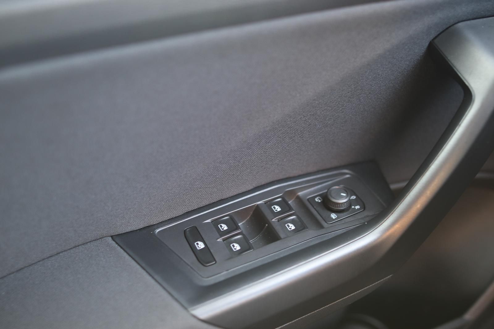 Volkswagen T-Roc 1.5 TSI Life DSG - Samsaru's Car Outlet