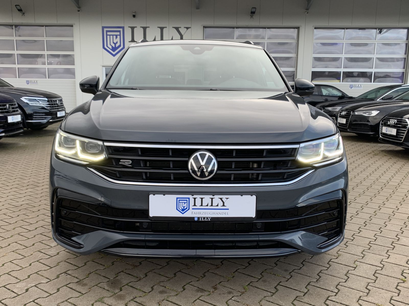 Volkswagen Tiguan 2.0 TDI*R-Line*4Motion*Leder*AHK*Cam*Navi