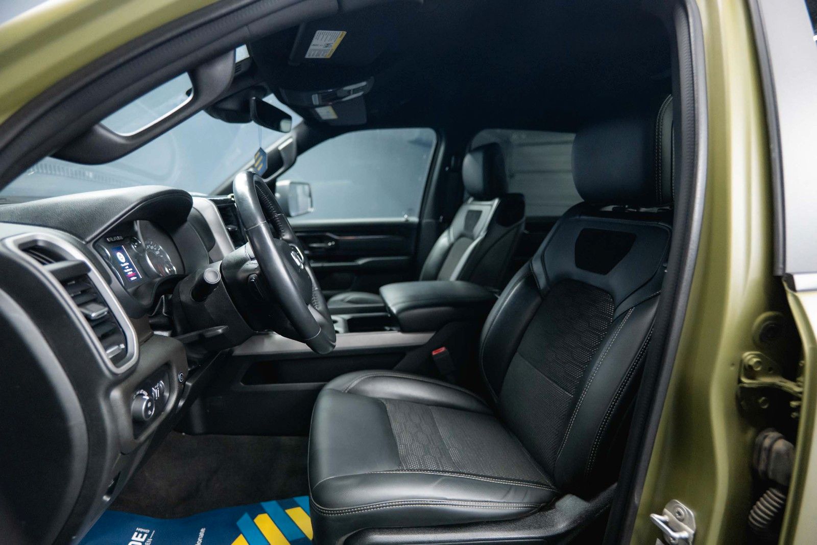 Dodge RAM 5.7 V8 HEMI 4x4 LARAMIE OFFROAD TRX Styling