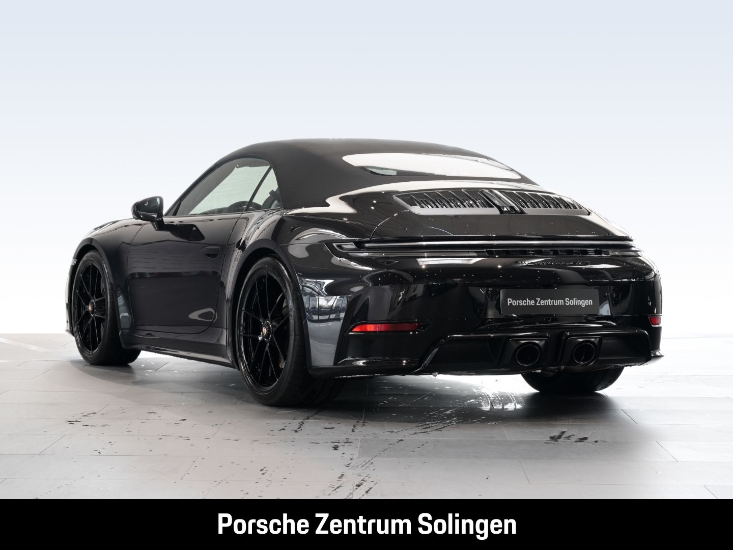 Porsche 911 Carrera 4 GTS Cabriolet HD-Matrix Lift Bose
