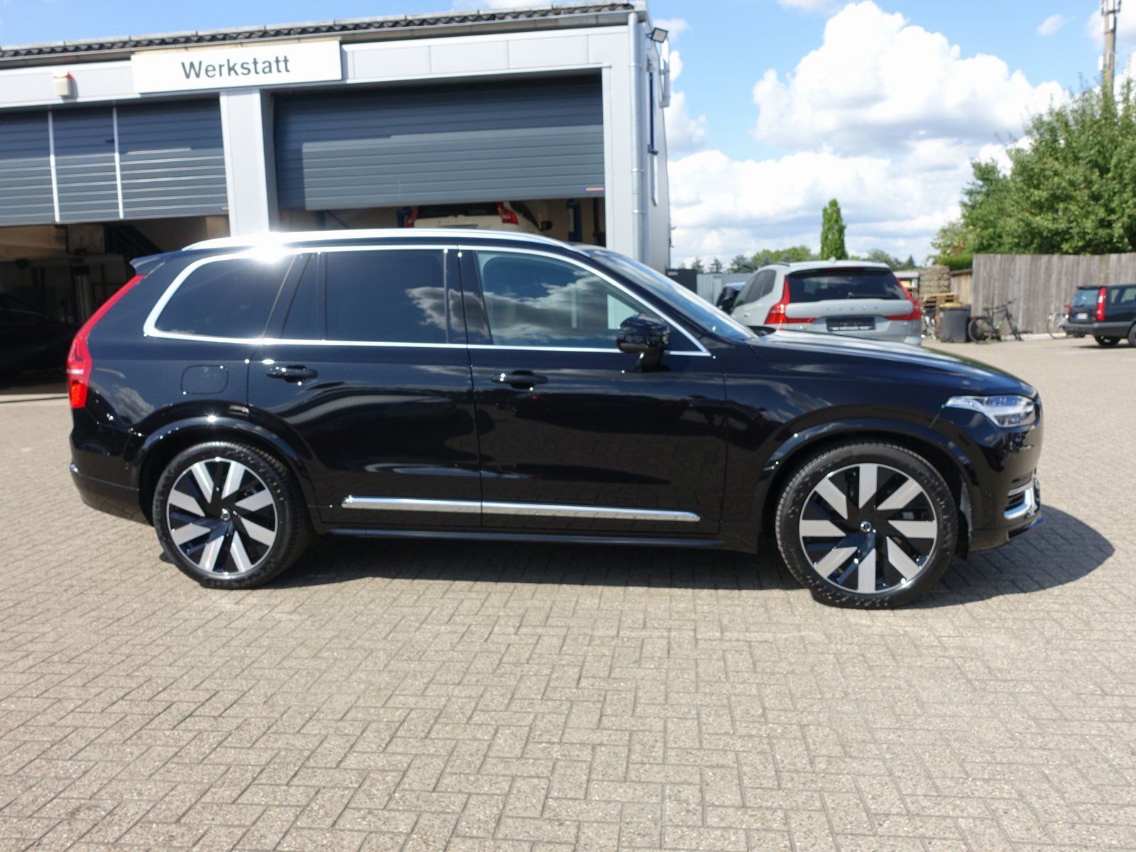 Volvo XC90 Plus Bright T8 Recharge AWD - Samsaru's Car Outlet