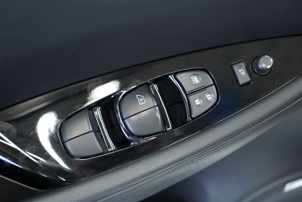 Nissan Leaf 40 kWh - Samsaru's Car Outlet