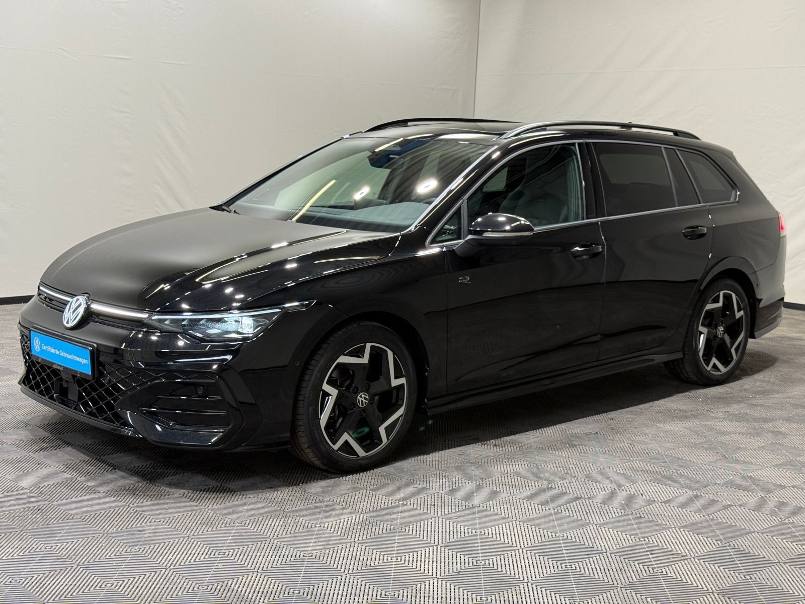 Volkswagen Golf Variant R-Line 2.0 TSI DSG 4M Black Style