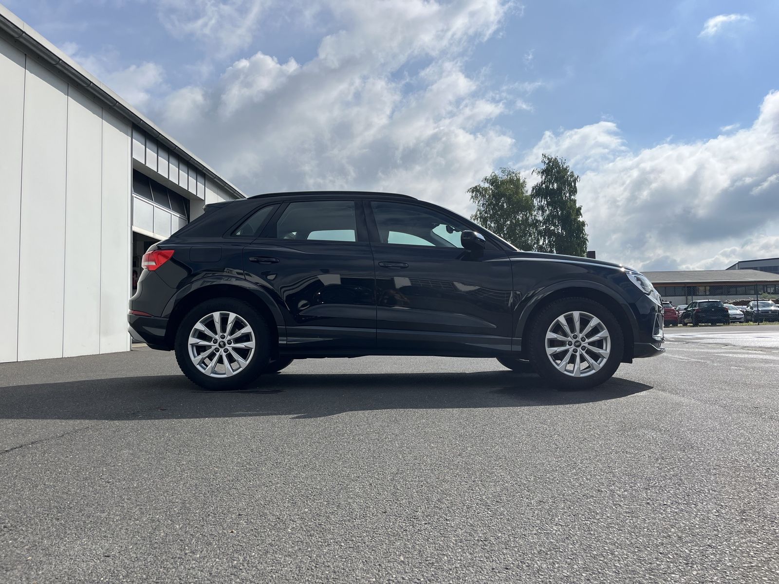 Audi Q3 35 2.0 TDI quattro S tronic - Samsaru's Car Outlet