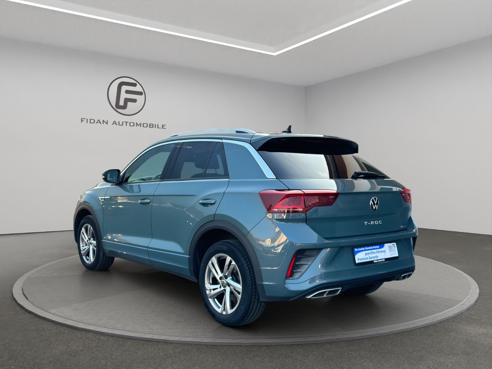 Volkswagen T-Roc R-Line 4M - Samsaru's Car Outlet
