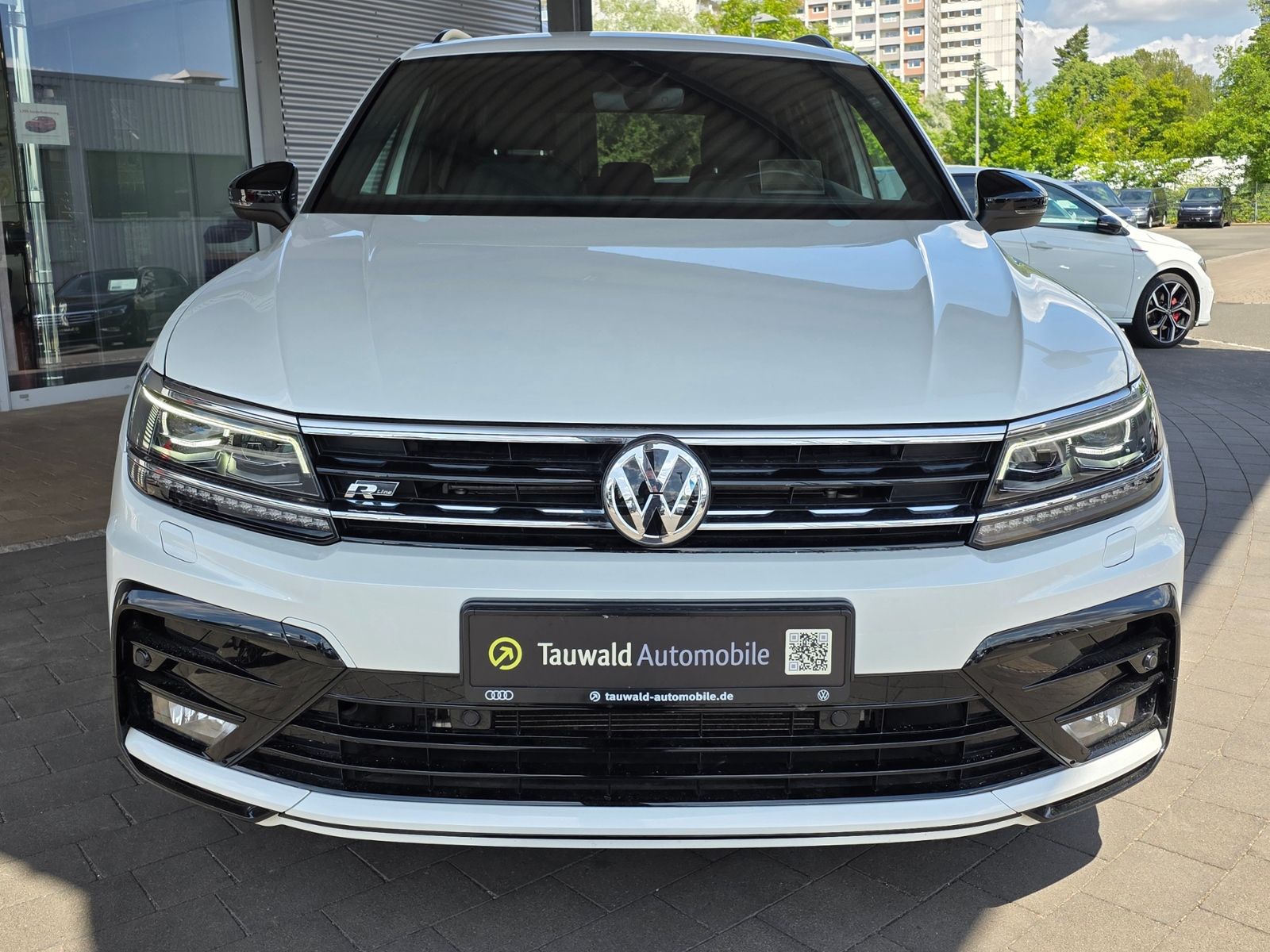 Volkswagen Tiguan 2.0 TSI DSG 4M R-Line - Samsaru's Car Outlet