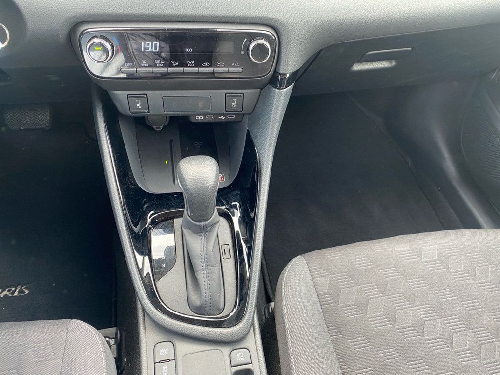 Toyota Yaris 1.5 Hybrid Style PDC SHZ KAMERA ACC LED