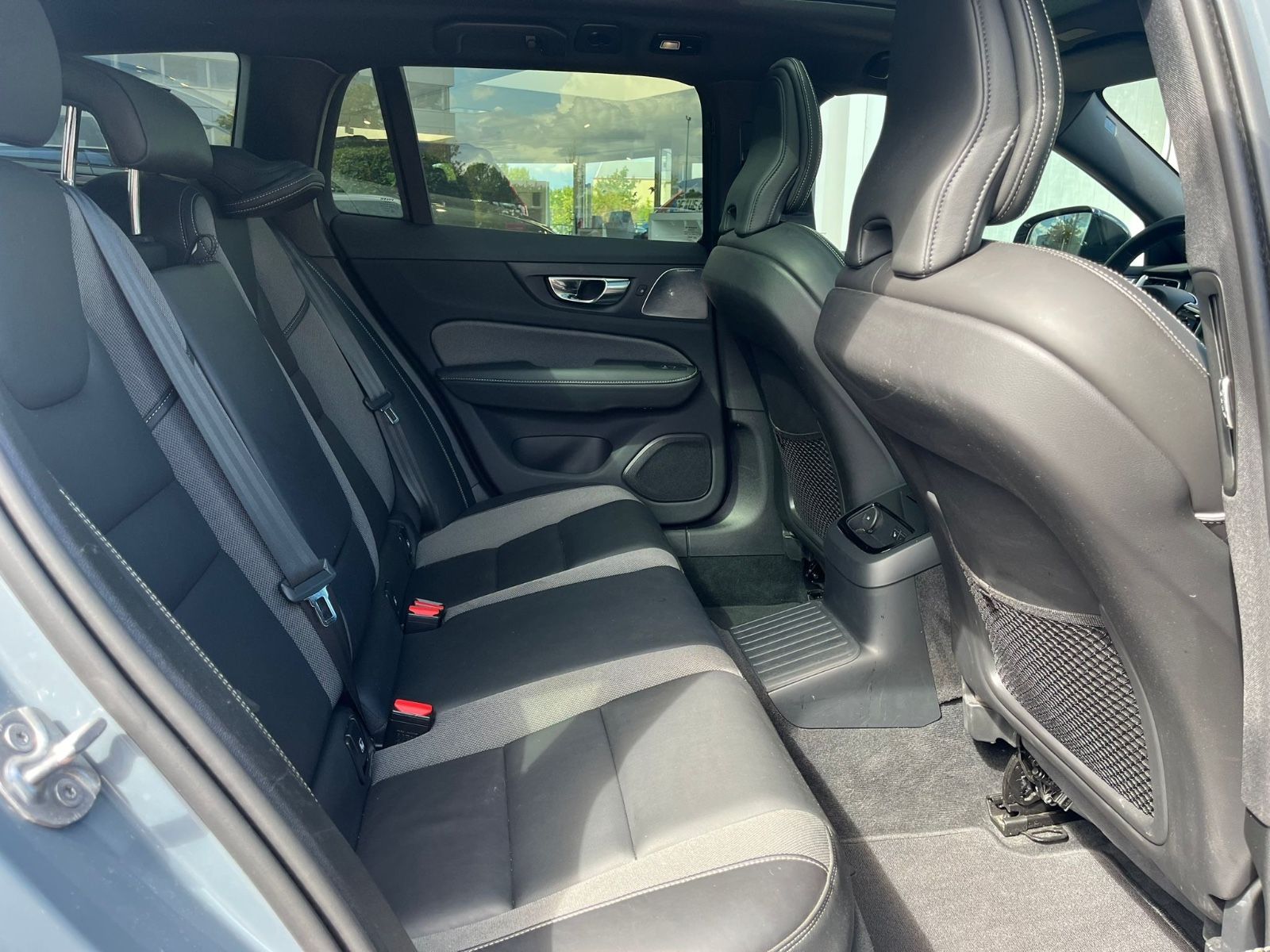 Volvo V60 T8 AWD Recharge Ultimate Dark Auto