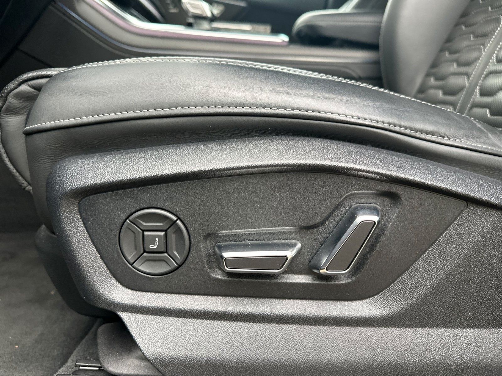 Audi RSQ8 quattro Dynamik+/305km/h/B&O/Massage