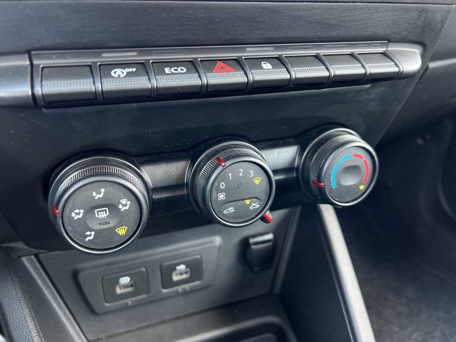 Dacia Duster TCe 100 ECO-G Essential - Samsaru's Car Outlet