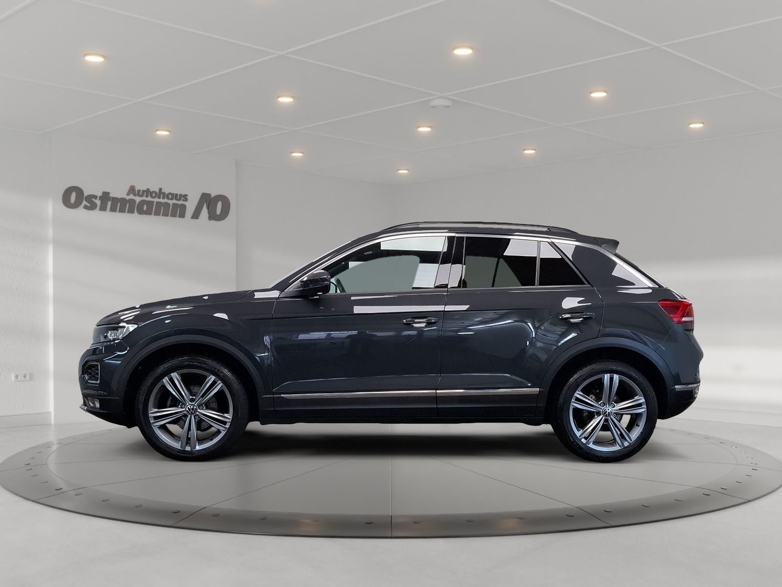 Volkswagen T-Roc 1.5 TSI Sport - Samsaru's Car Outlet
