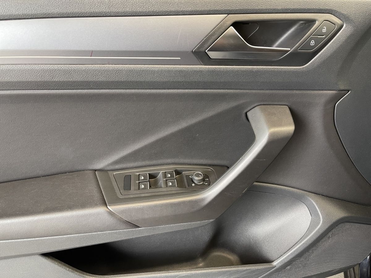 Volkswagen T-Roc 1.5 TSI Style - Samsaru's Car Outlet