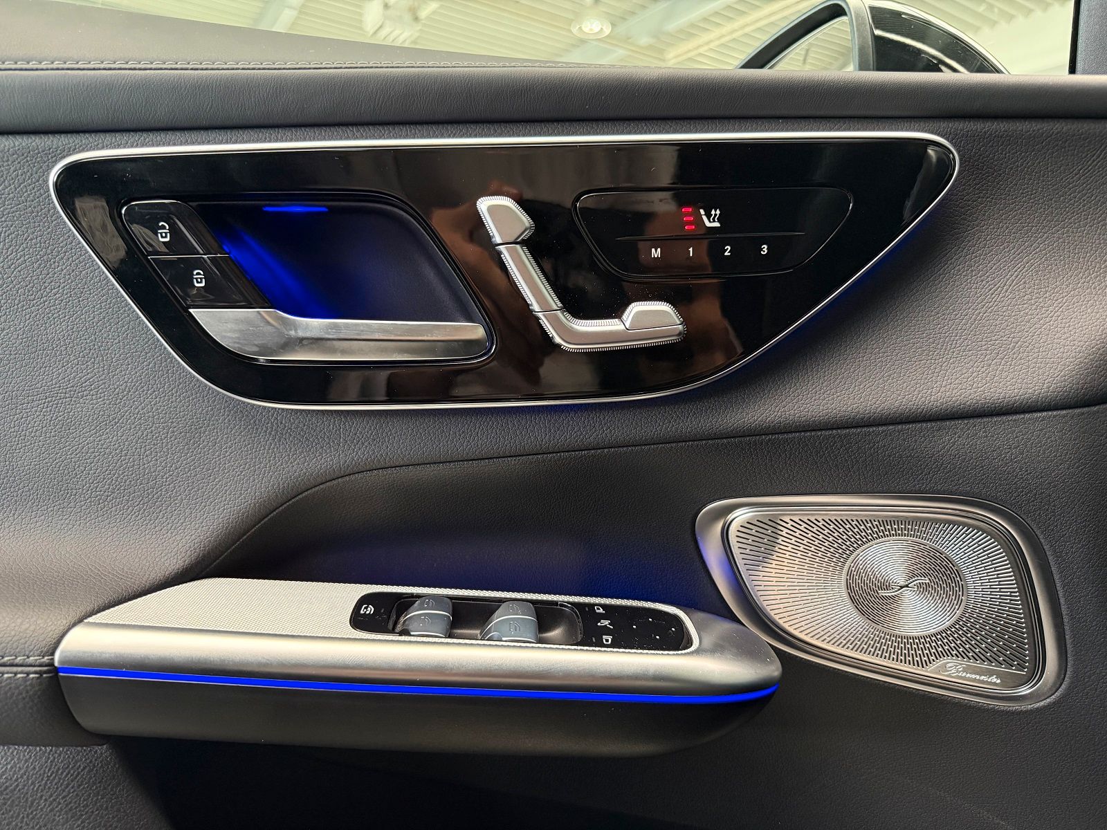 Mercedes-Benz GLC 300 4M AMG PREMIUM BURMESTER- PANORAMA- AHK!