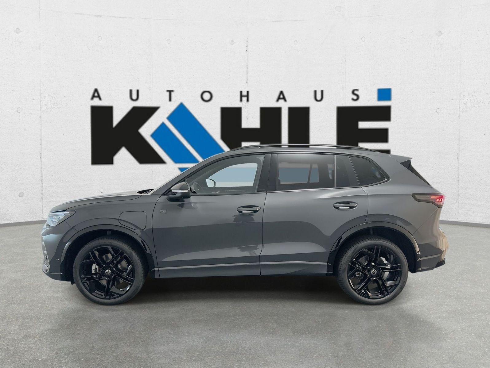 Volkswagen Tiguan R-Line eHybrid Black CarPlay Matrix Leder
