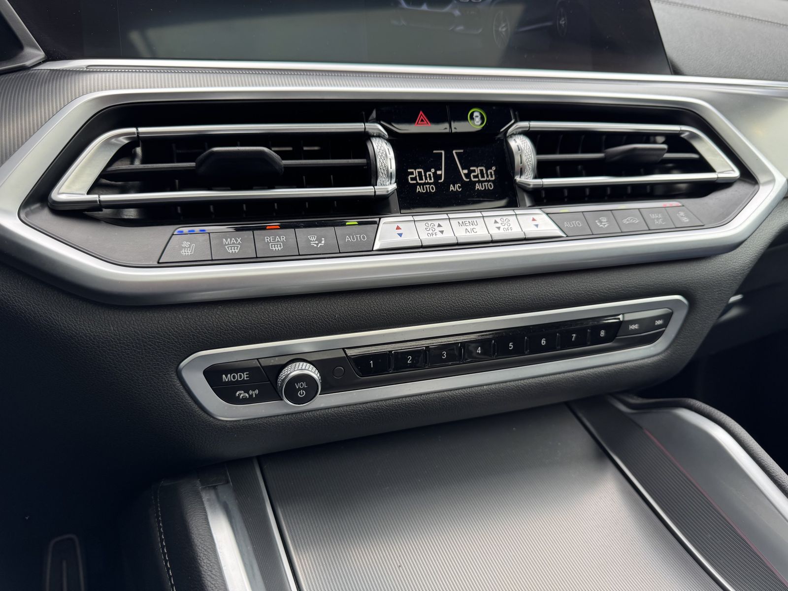 BMW X6 xDrive30d M Sport AHK PANO LASER Sitzklima