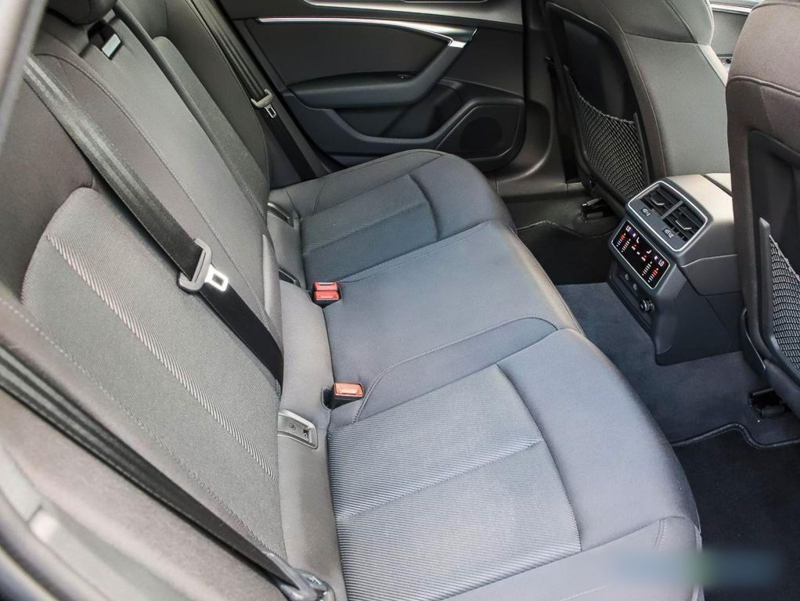 Audi A6 Avant 45 TFSI S line - Samsaru's Car Outlet