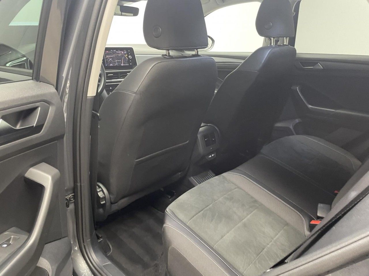 Volkswagen T-Roc 1.5 TSI DSG Style - Samsaru's Car Outlet