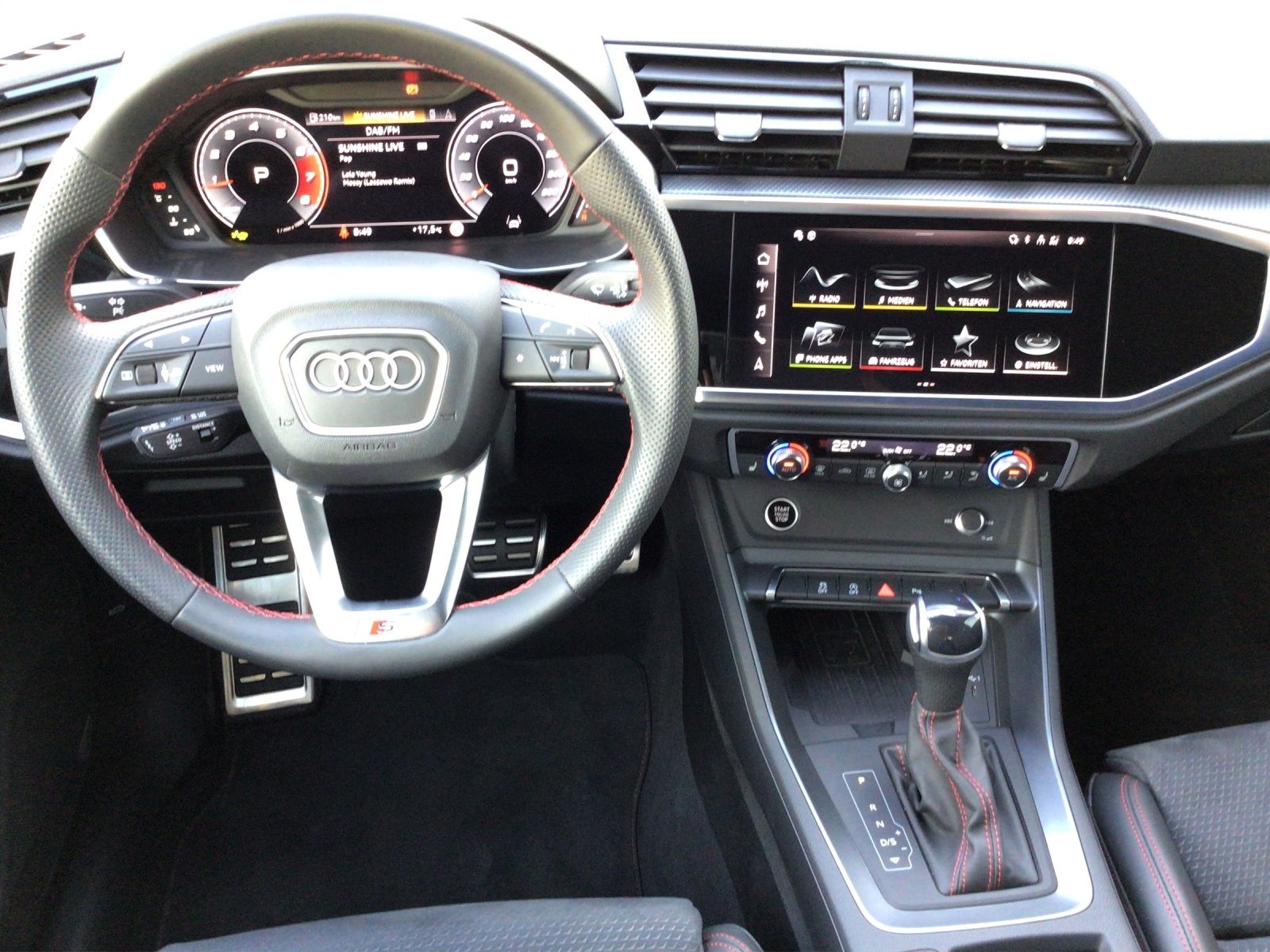 Audi Q3 advanced 40 TFSI S tronic quattro - Samsaru's Car Outlet