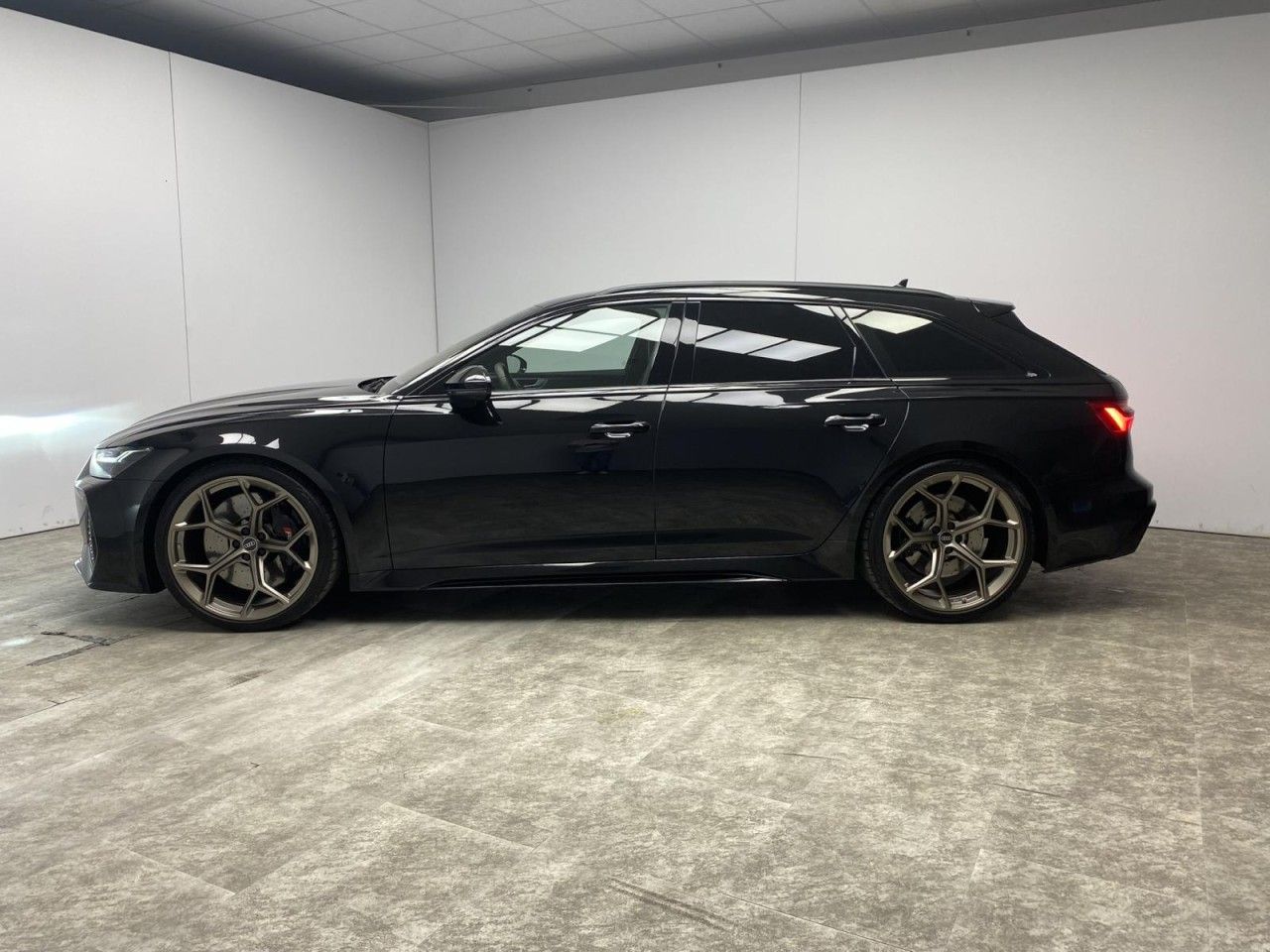 Audi RS 6 Avant performance 4.0 TFSI quattro Standhei