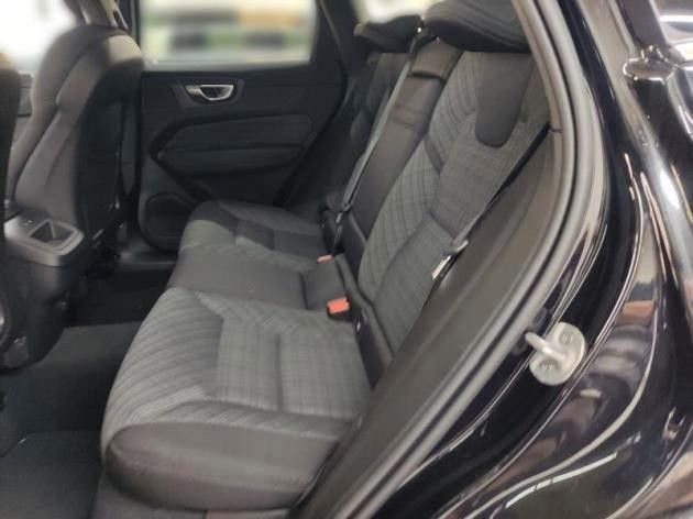 Volvo XC60 B4 Core - Samsaru's Car Outlet