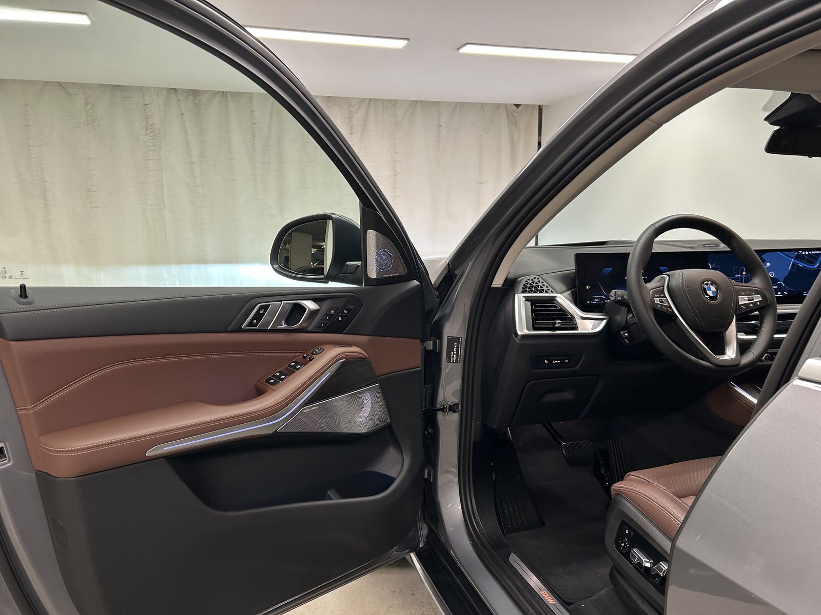 BMW X5 xDrive40i M Sportpaket AHK B&W Pano. DAB Driv