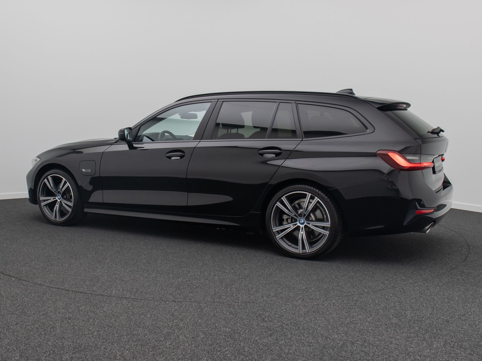 BMW 320e - Samsaru's Car Outlet