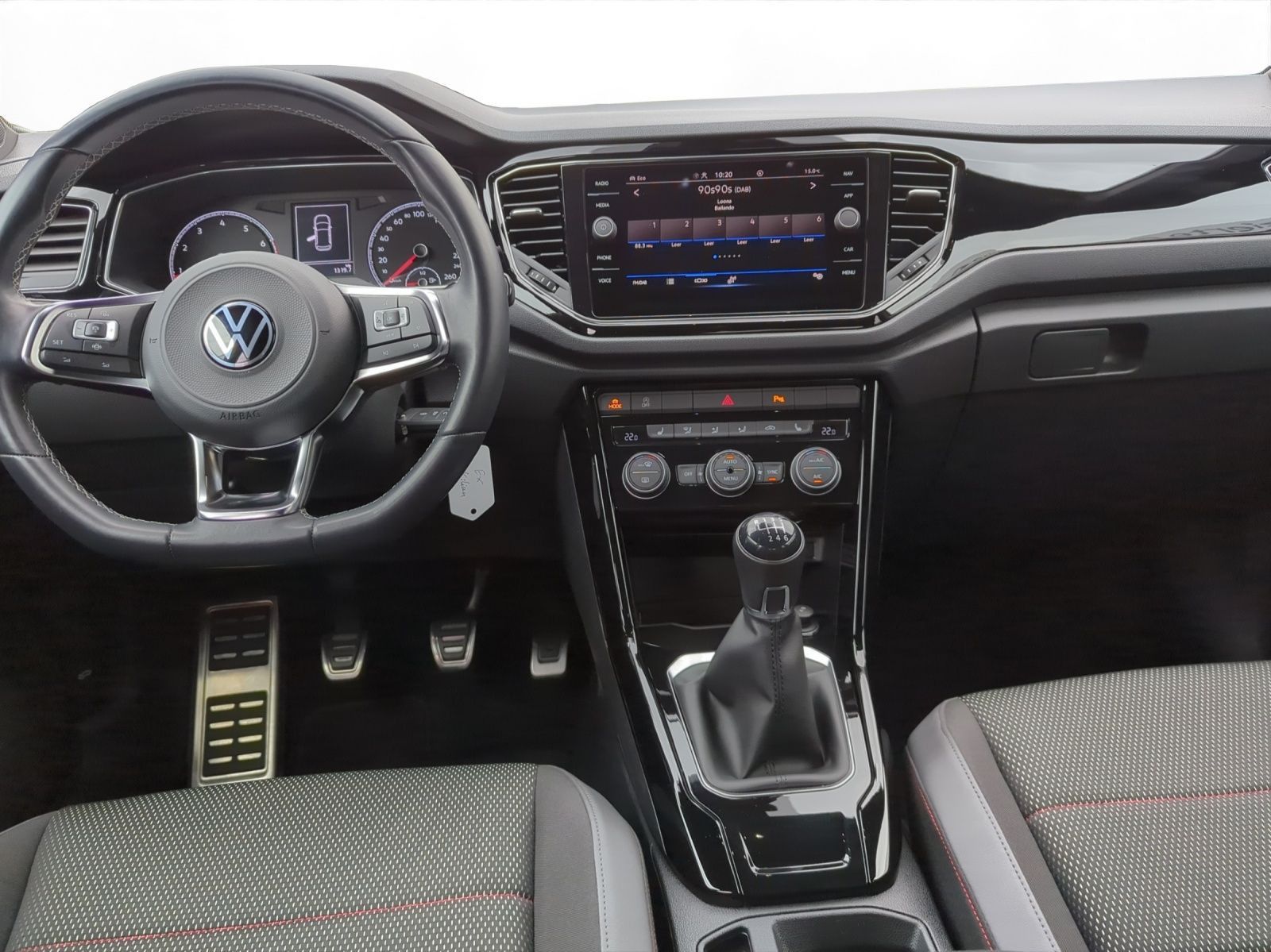Volkswagen T-Roc 1.5 TSI Sport BlackStyle - Samsaru's Car Outlet