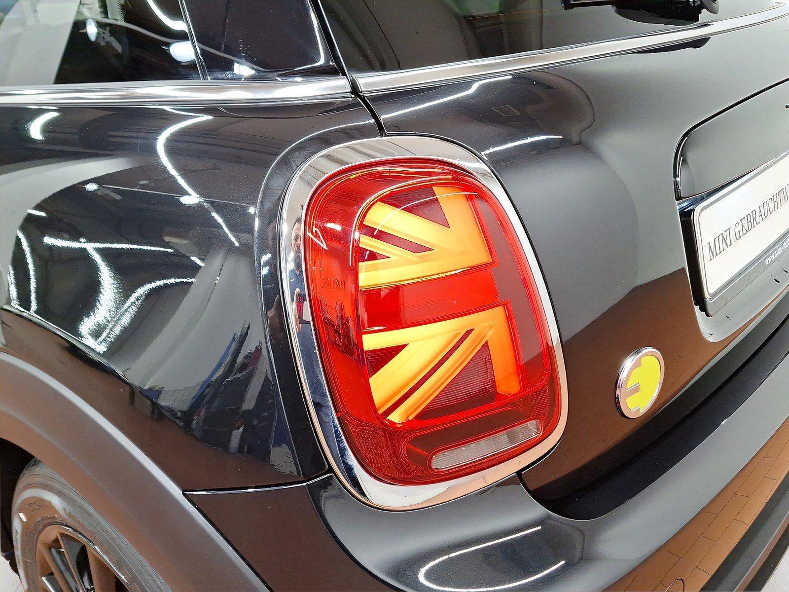 MINI Cooper SE - Samsaru's Car Outlet