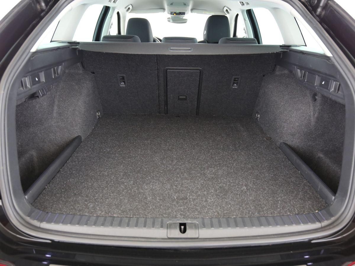 Skoda Octavia Combi Style iV - Samsaru's Car Outlet