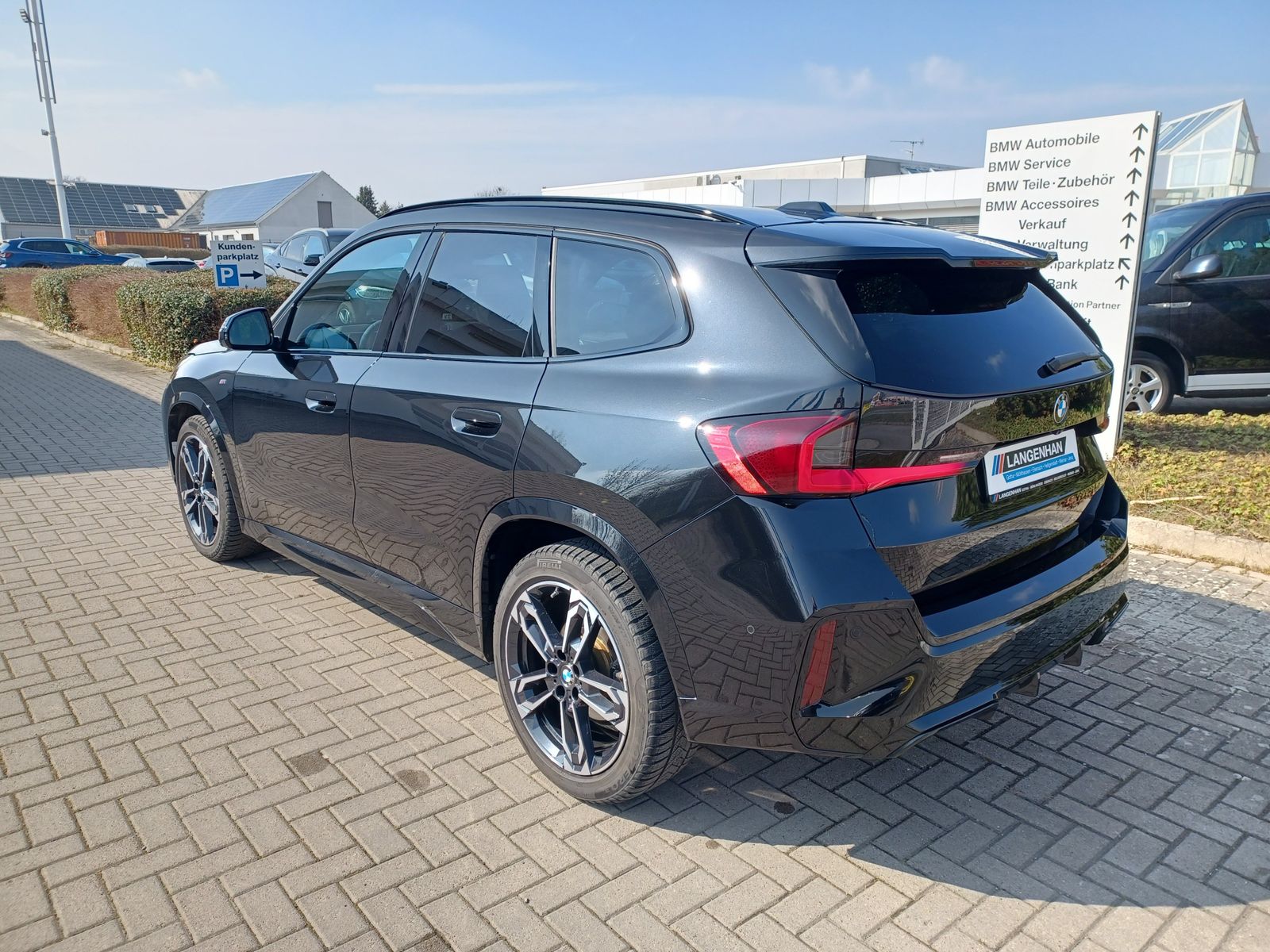 BMW X1 xDrive23d M Sportpaket - Samsaru's Car Outlet
