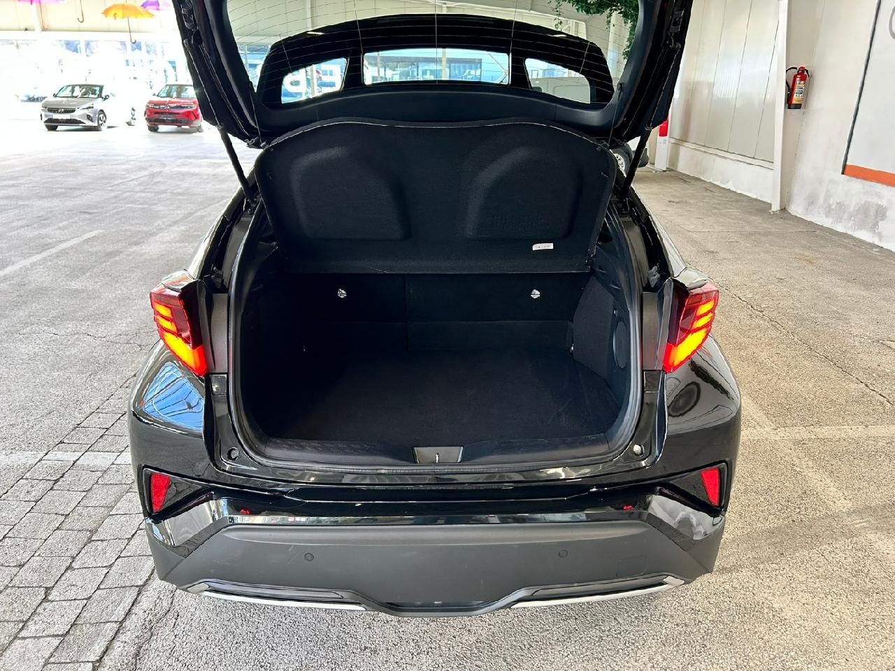 Toyota C-HR Hybrid GR Sport Black Edition - Samsaru's Car Outlet