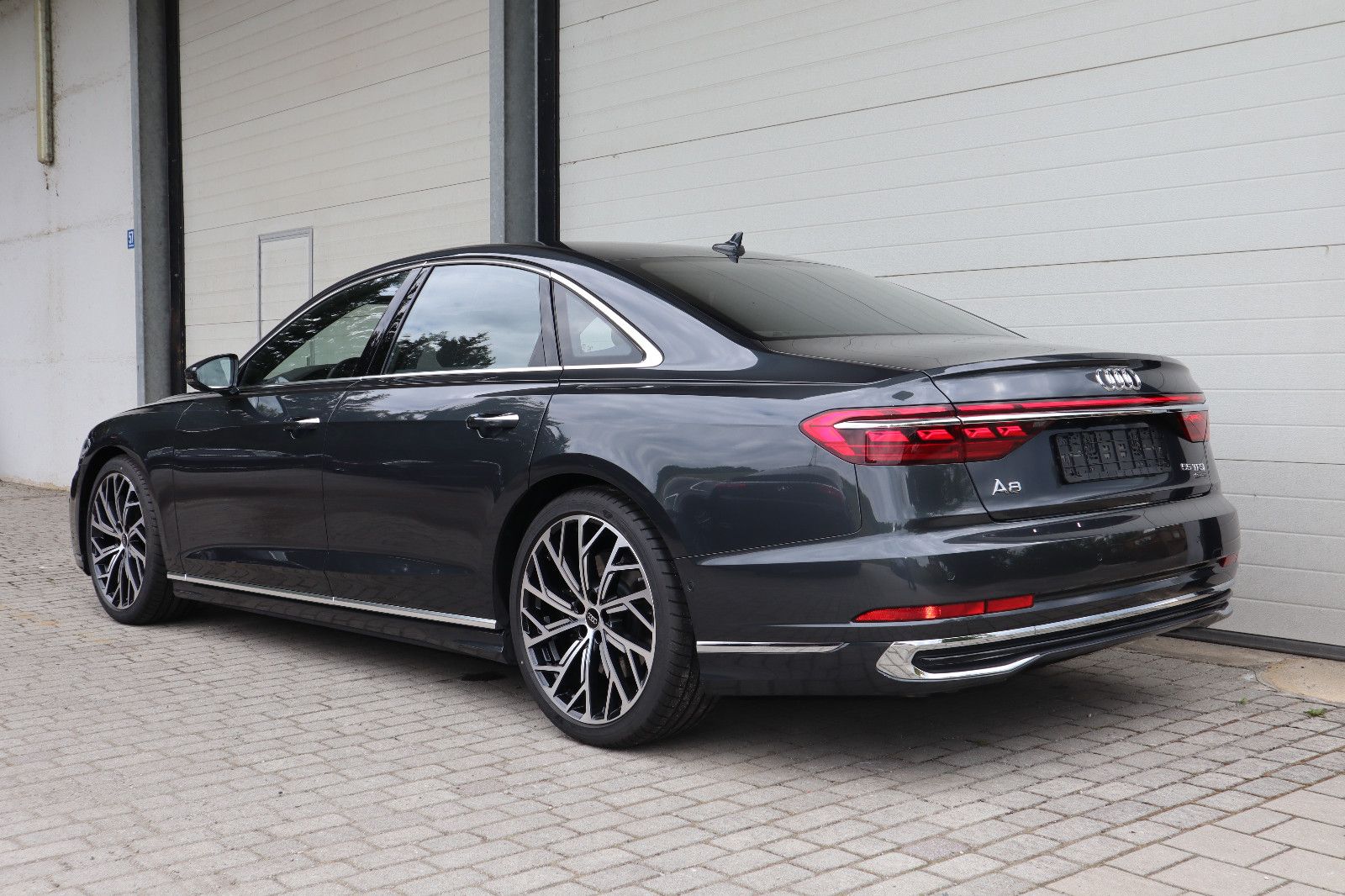 Audi A8 55 TFSI exclusive - Samsaru's Car Outlet