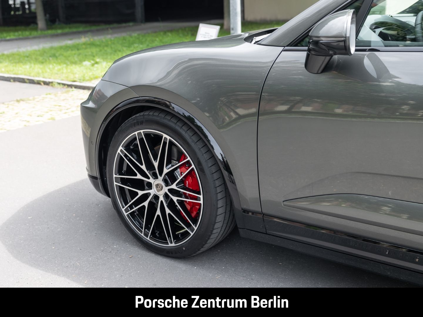 Porsche Macan Turbo Burmester Rückfahrkamera Panorama