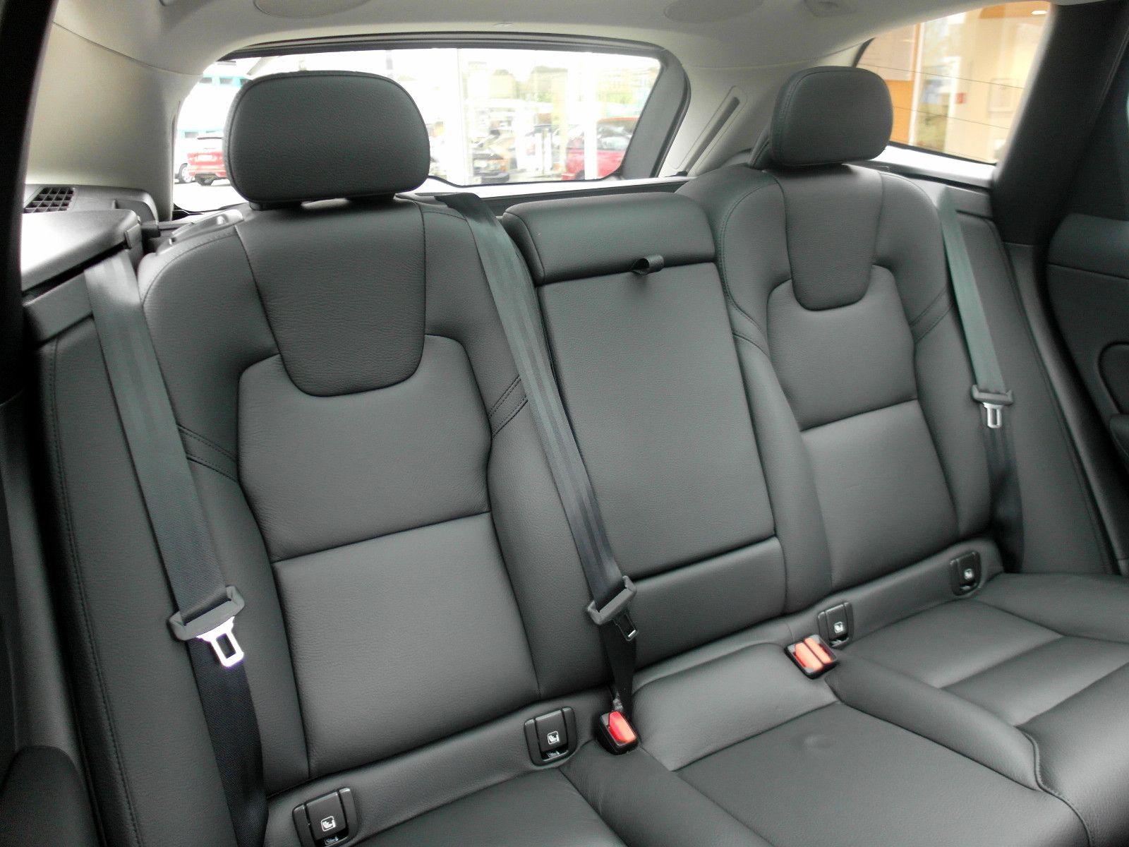 Volvo XC60 T6 AWD Plus Dark #volvocars #madebymerten