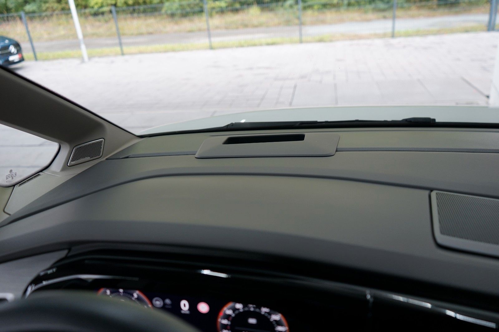 Volkswagen T7 Multivan Lang 2.0 TSI Style/Leder/Mega-Spec!