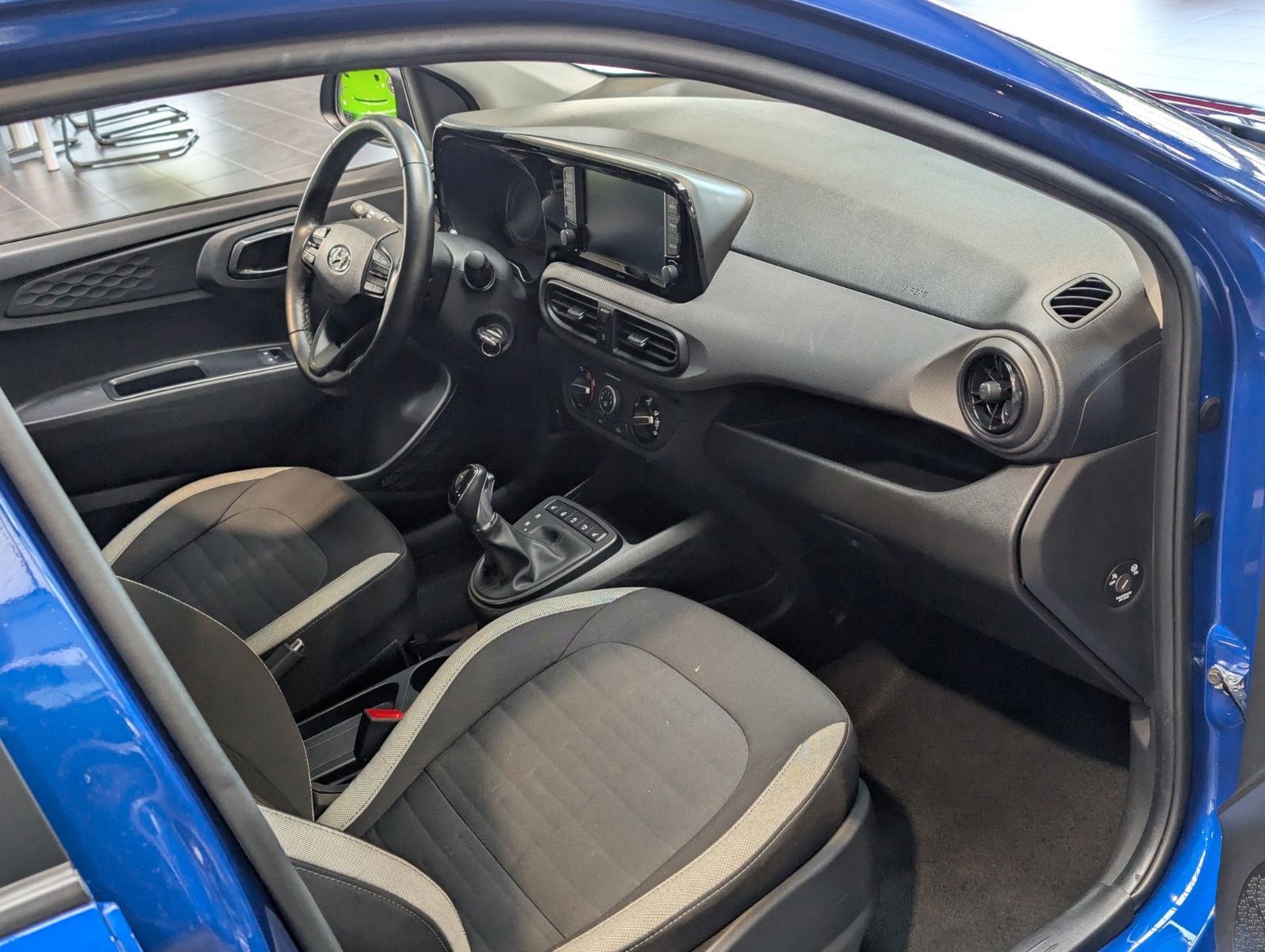Hyundai i10 Trend - Samsaru's Car Outlet
