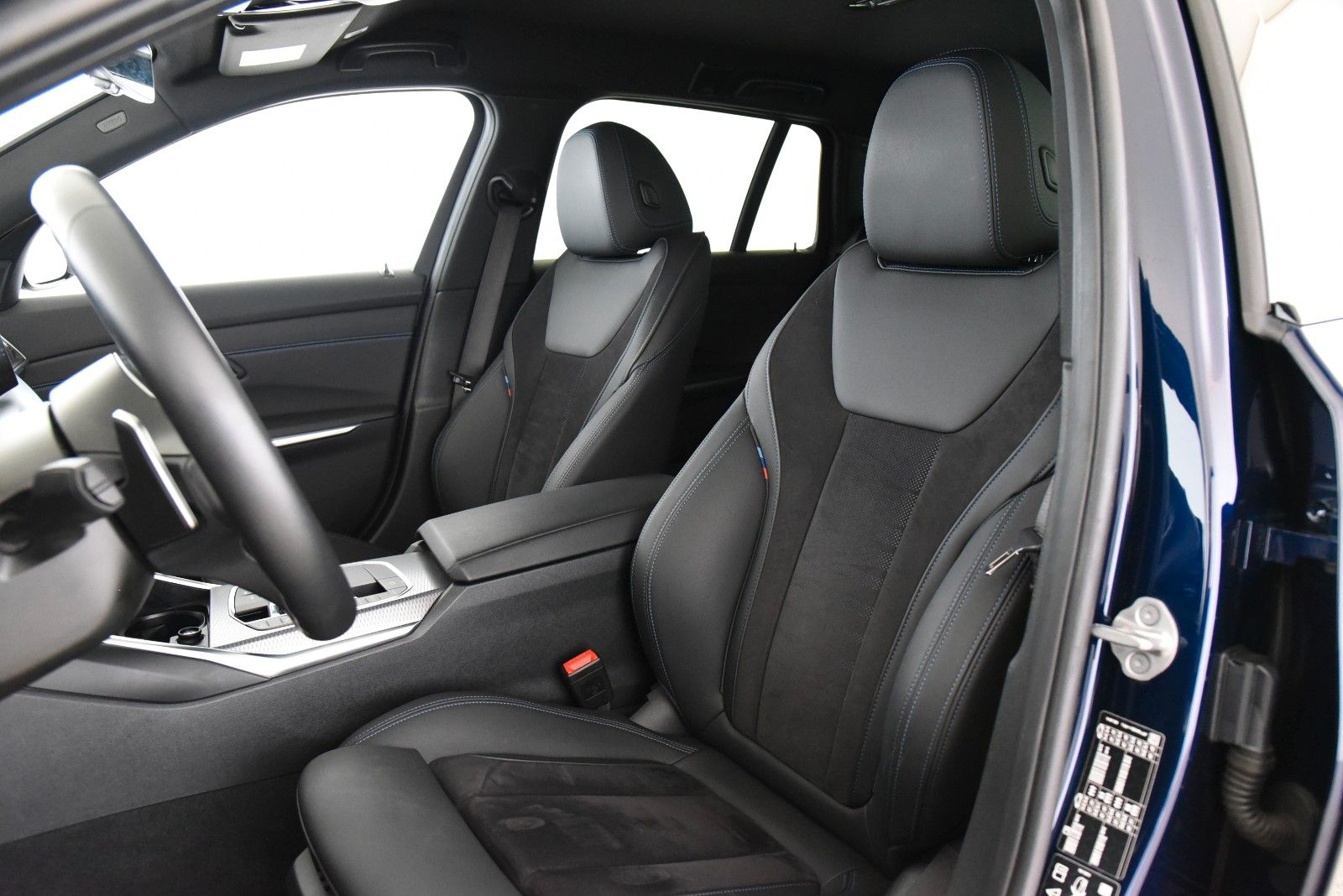 BMW 320d Touring xDrive M Sport - Samsaru's Car Outlet