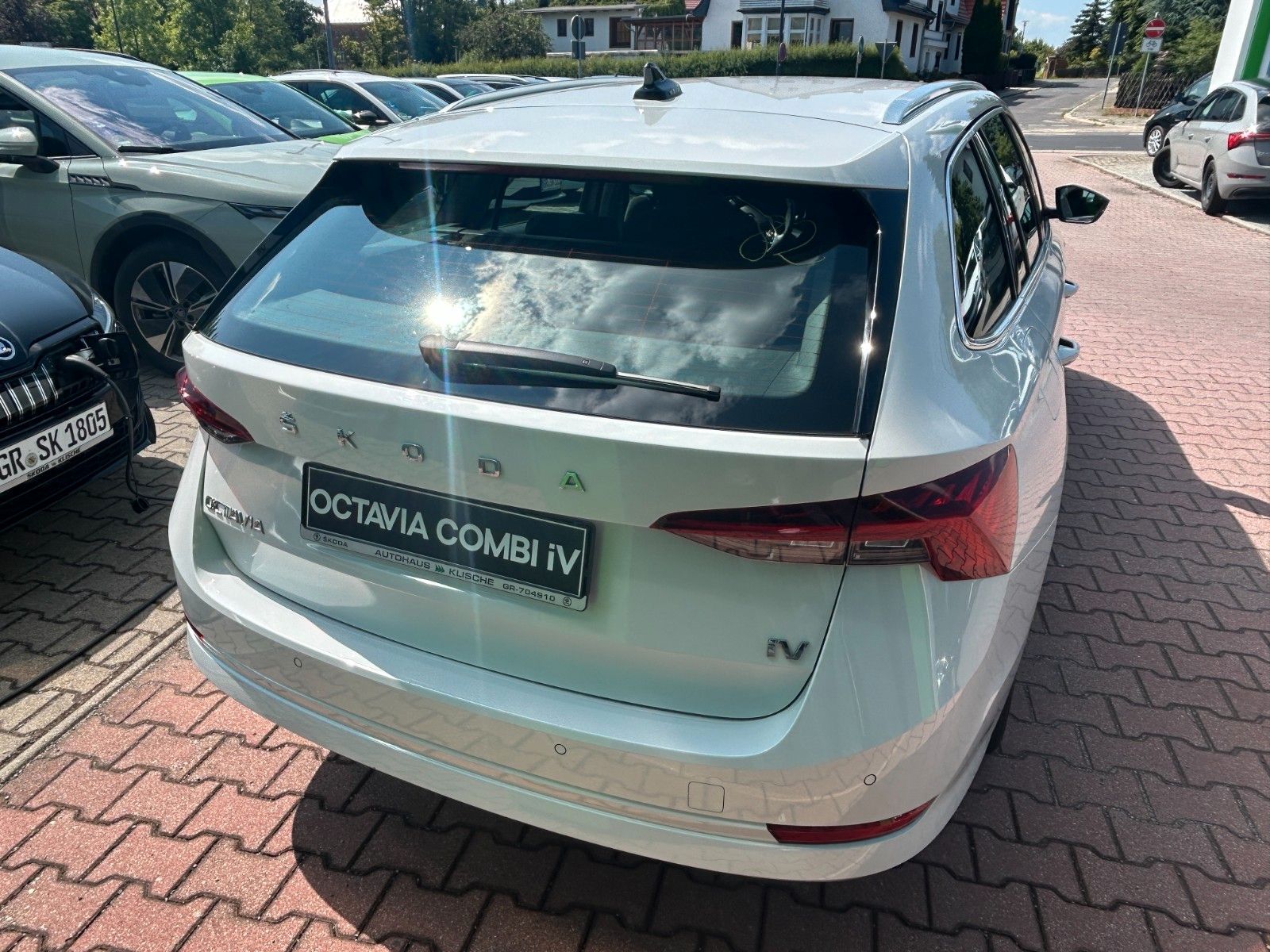 Skoda OCTAVIA Combi Style 1.4 TSI iV - Samsaru's Car Outlet