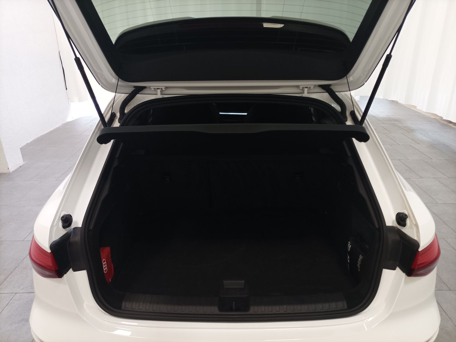 Audi A3 45 1.4 TFSI e S Line|Navi|V. Cockpit|PDC|LED