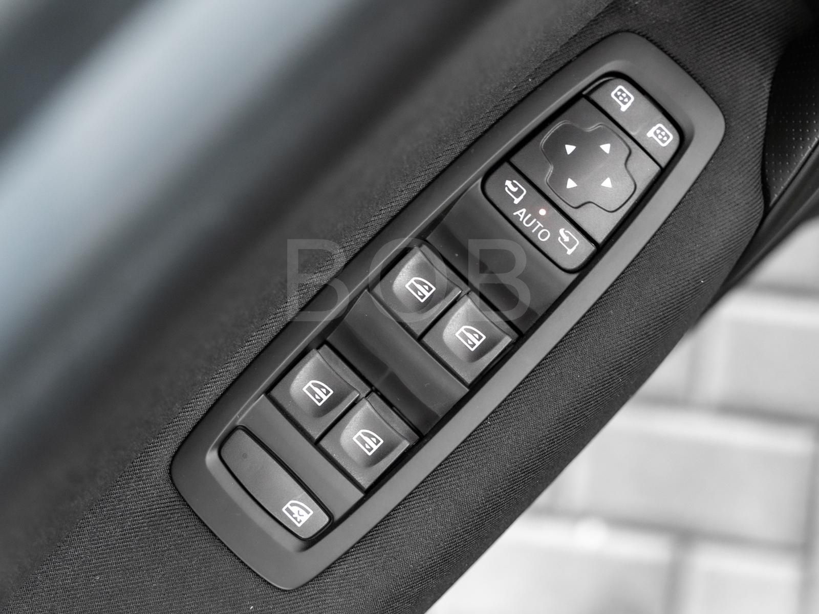 Renault Megane Grandtour ZEN E-TECH Plug-in - Samsaru's Car Outlet