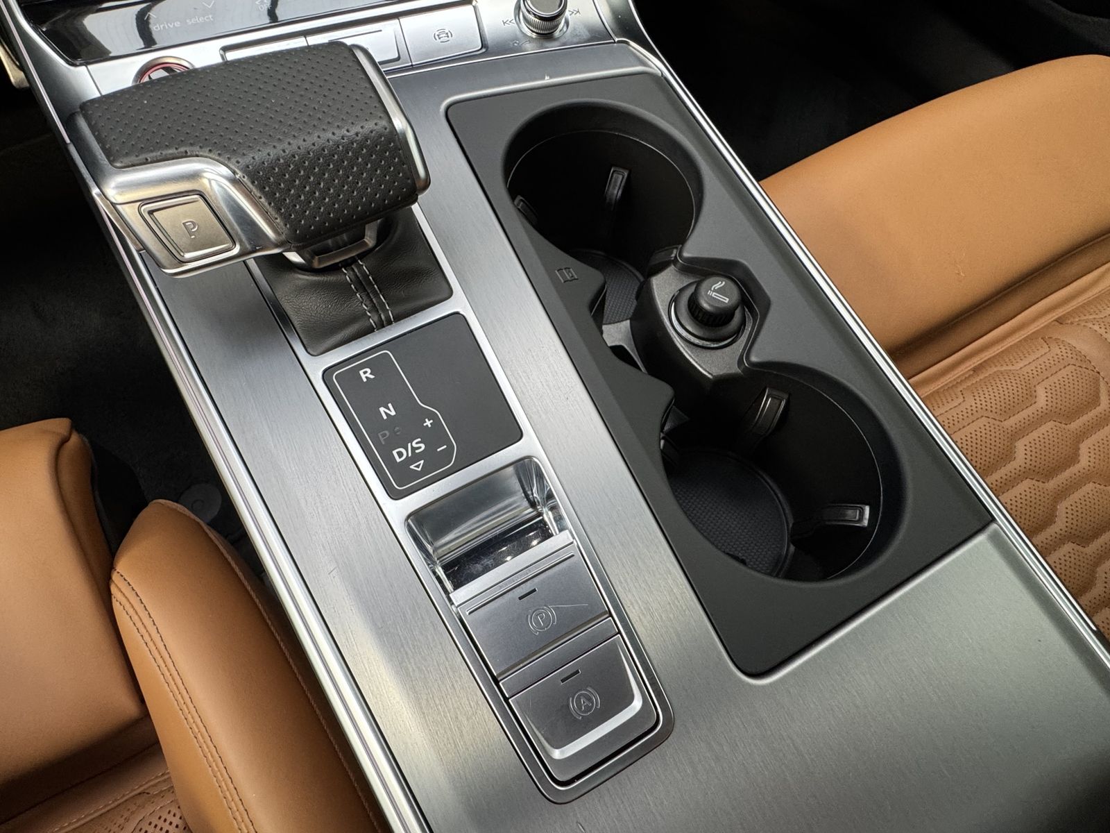 Audi RS6 HeadUP MatrixLED Pano B&O 360° ACC Sitzlüft.
